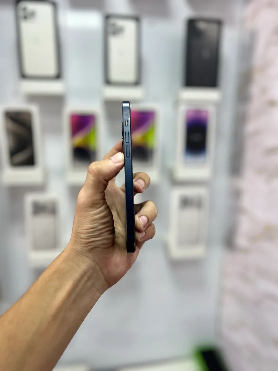 iPhone 12 - 64GB ( Preto )  - Foto 4