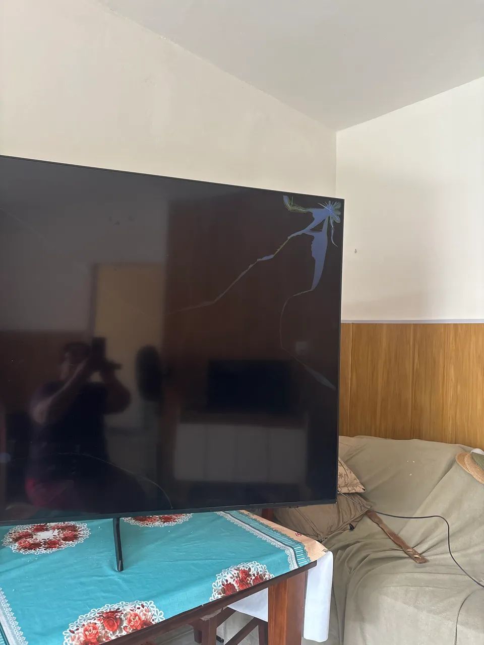 Vendo uma tv Samsung de 70 polegadas com 8 meses de comprada mais a tela está quebrada  - Foto 3