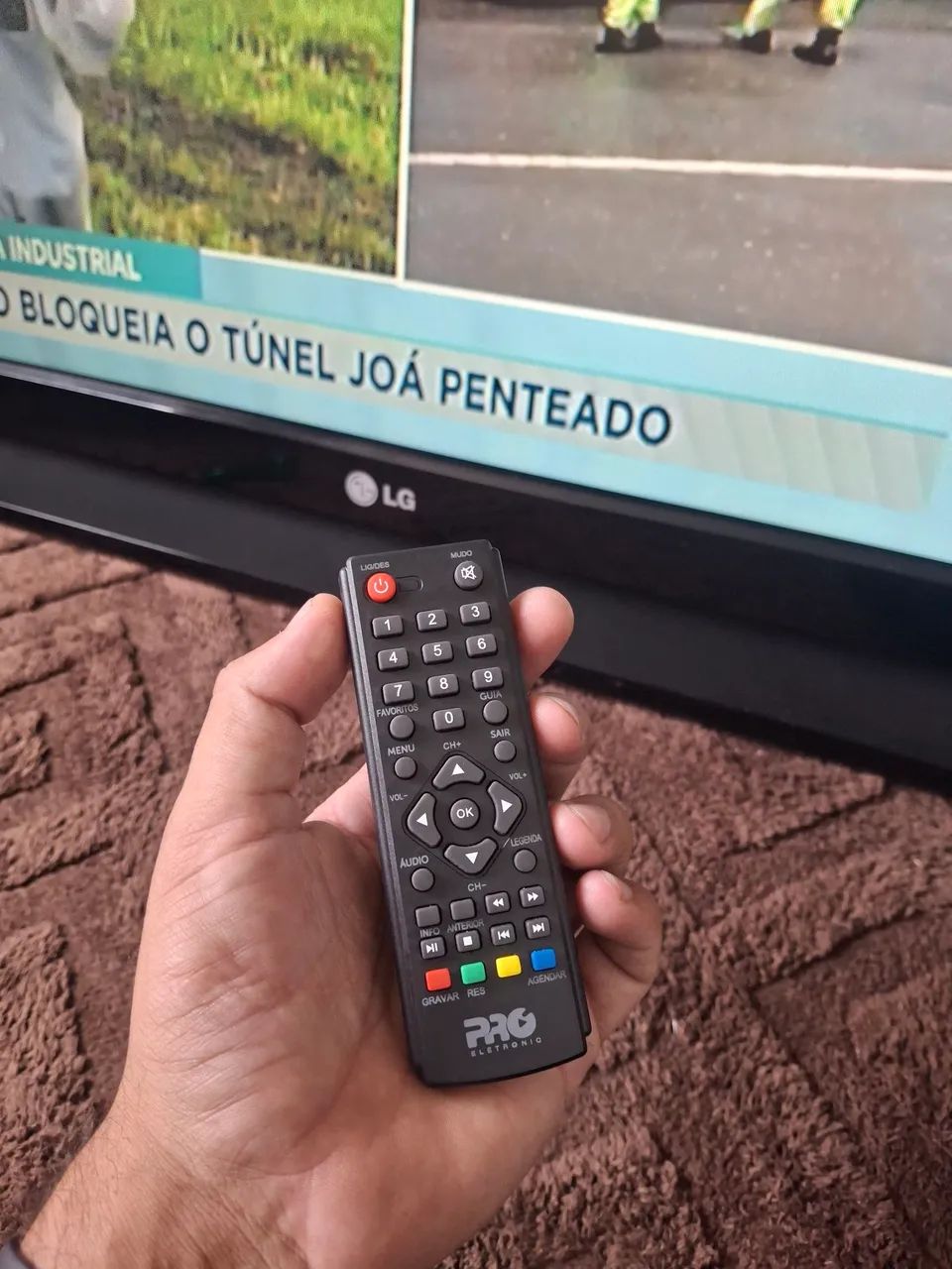 TV LG 42 POLEGADAS HD - EM OTIMO ESTADO - Foto 2