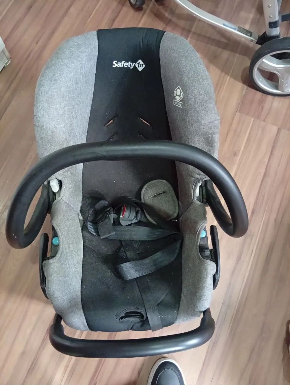 Bebê conforto safety preto com cinza  - Foto 2
