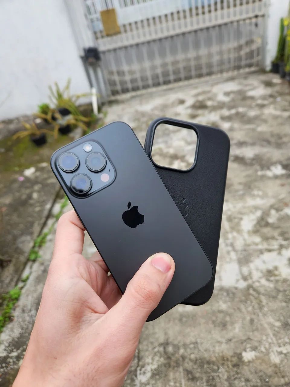 iPhone 16 Pro Impecável
