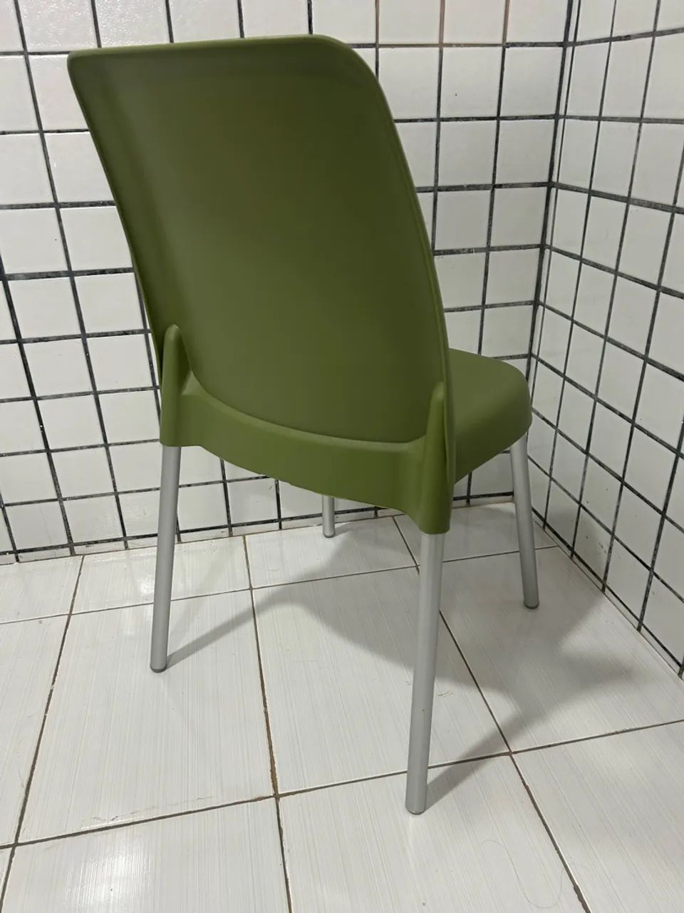 Cadeira Tramontina Verde 100$ - Foto 3