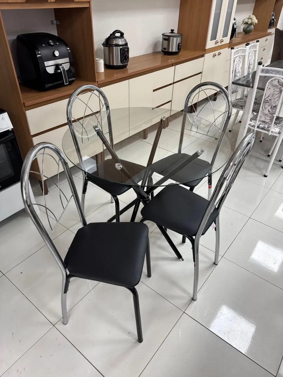 Mesa De Jantar Madrid com vidro cadeiras cromadas em Promoção! - Foto 2