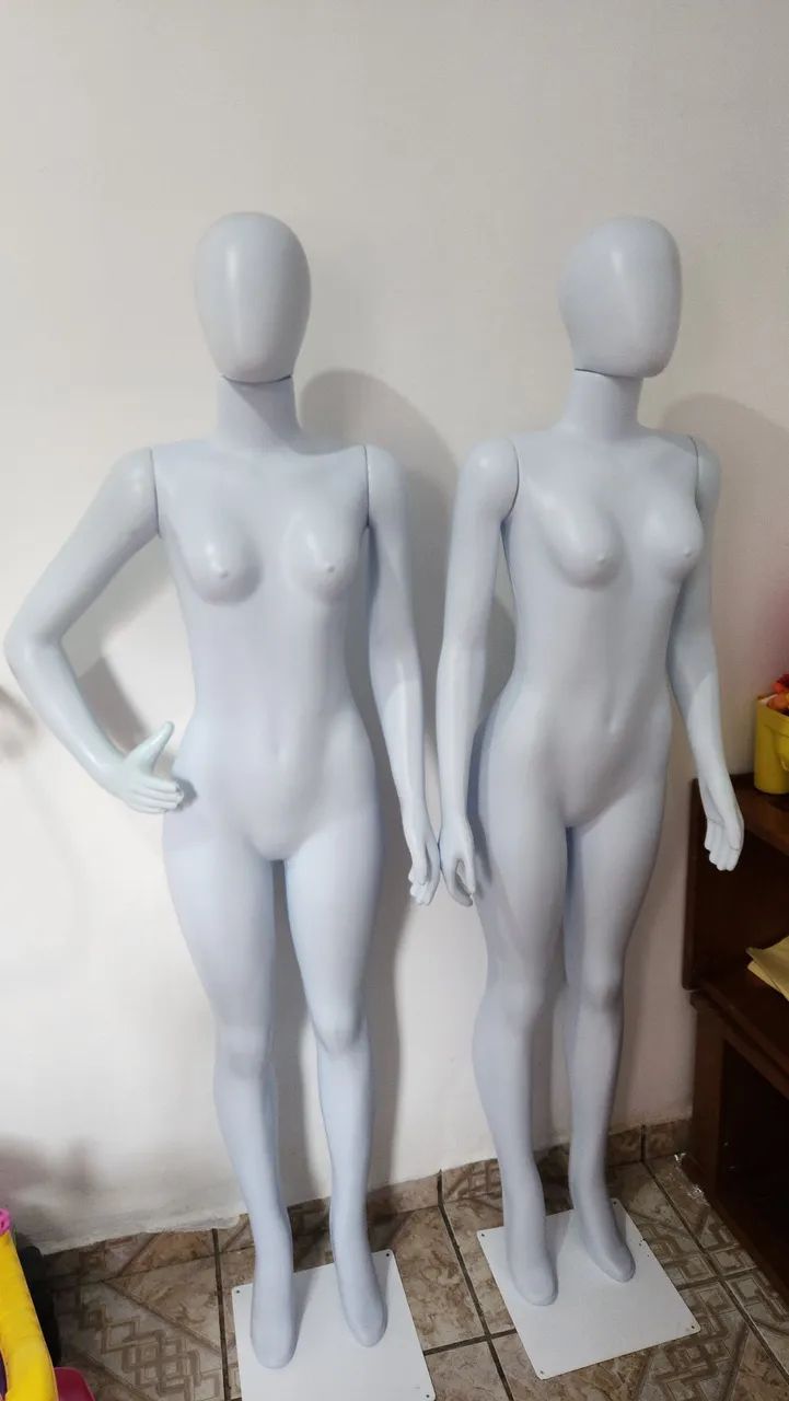 VENDO MANEQUIM
