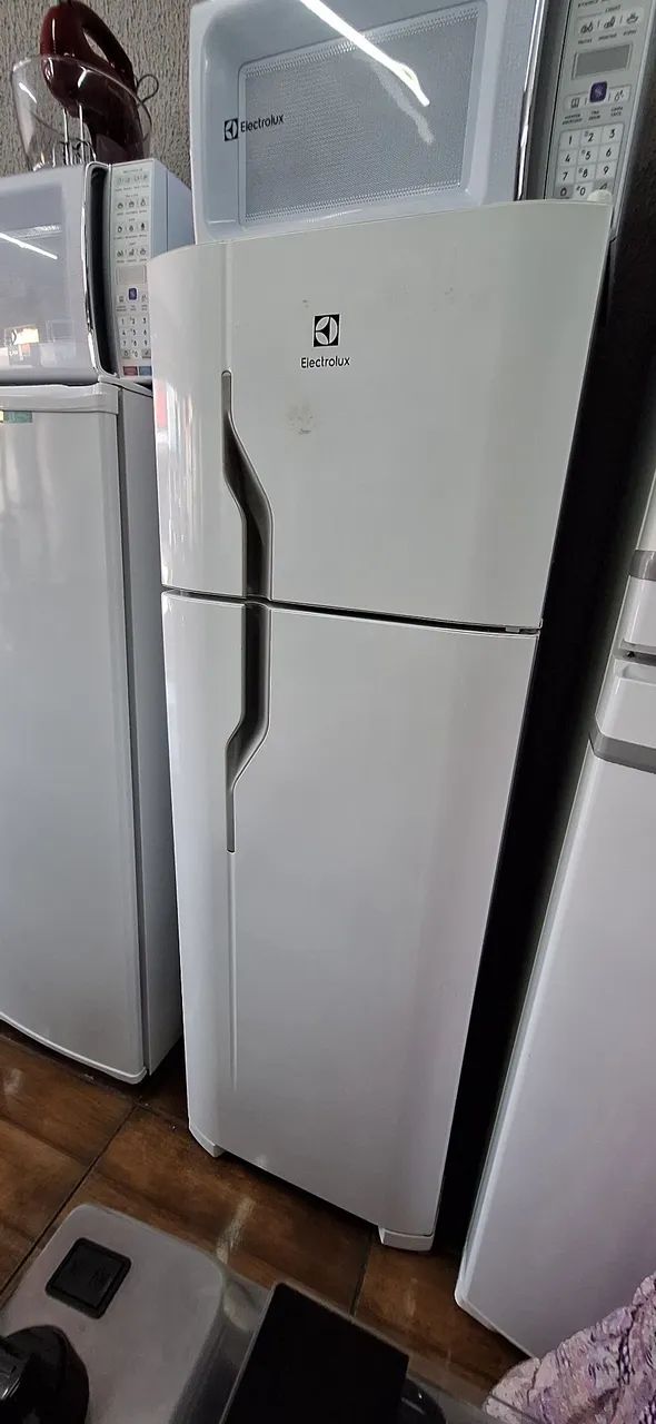 Geladeira Electrolux 260lts