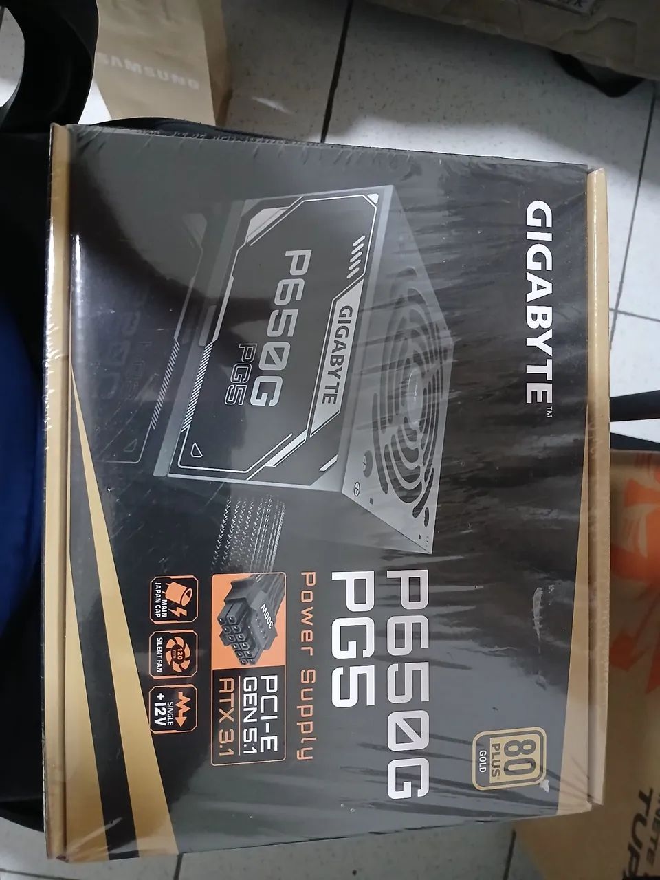Fonte GigaByte P650G