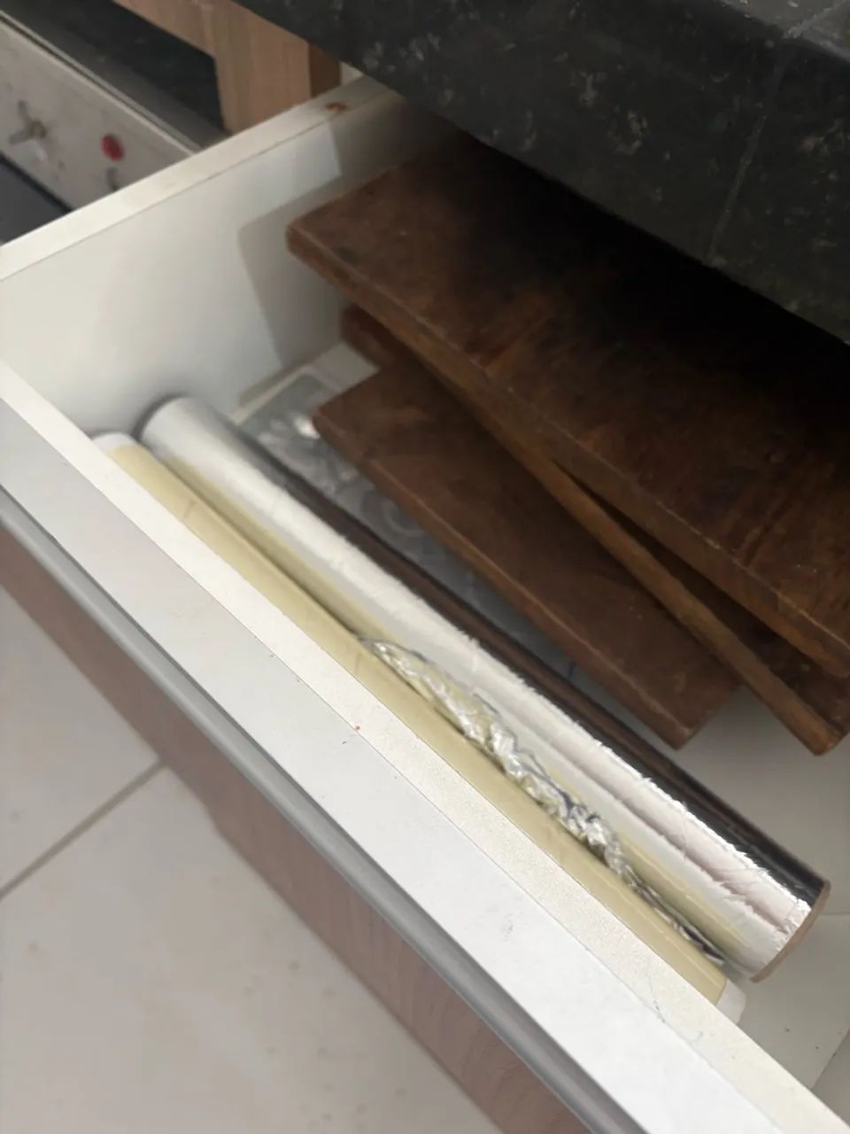 Bancada em mármore com gabinete, inclui Cuba e torneira  - Foto 2