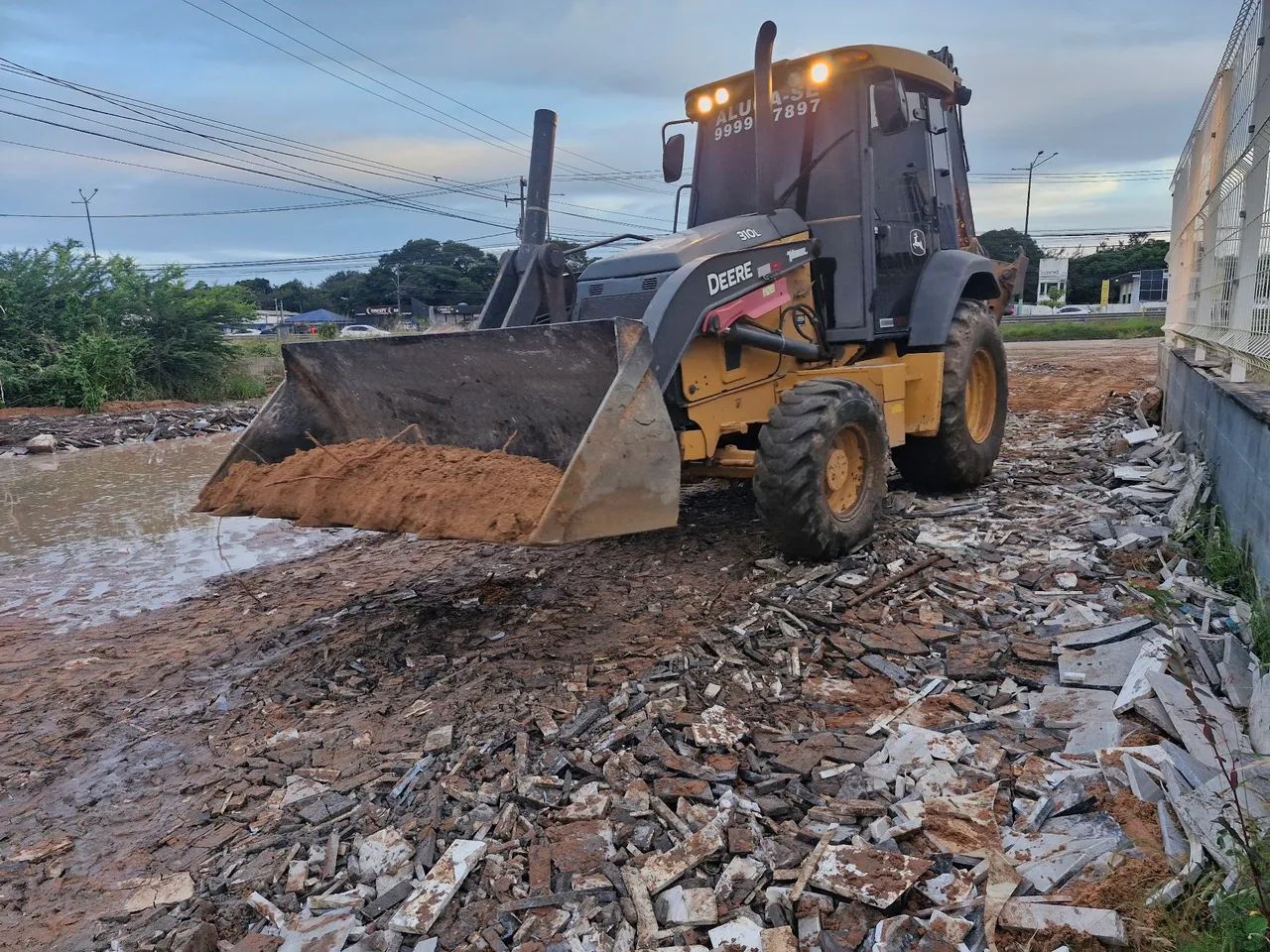 Retroescavadeira disponível para locação diária  - Foto 2