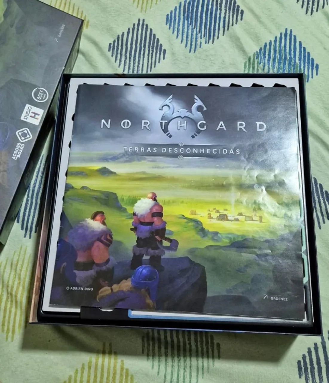 Northgard: Terras Desconhecidas - Jogo de Tabuleiro Completo e Conservado - Foto 3