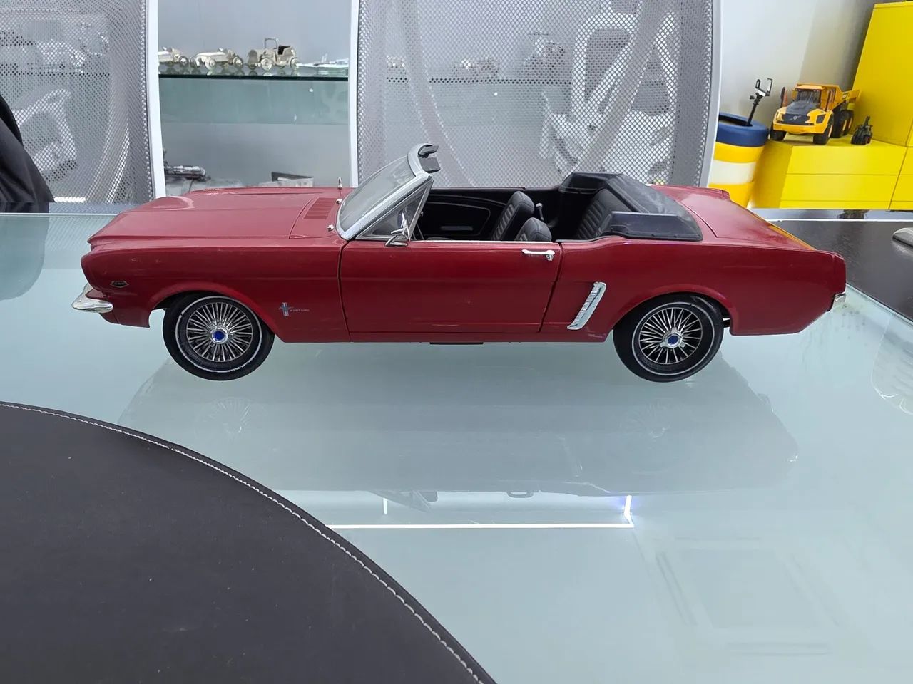 Miniatura de carro Ford Mustang - Foto 4