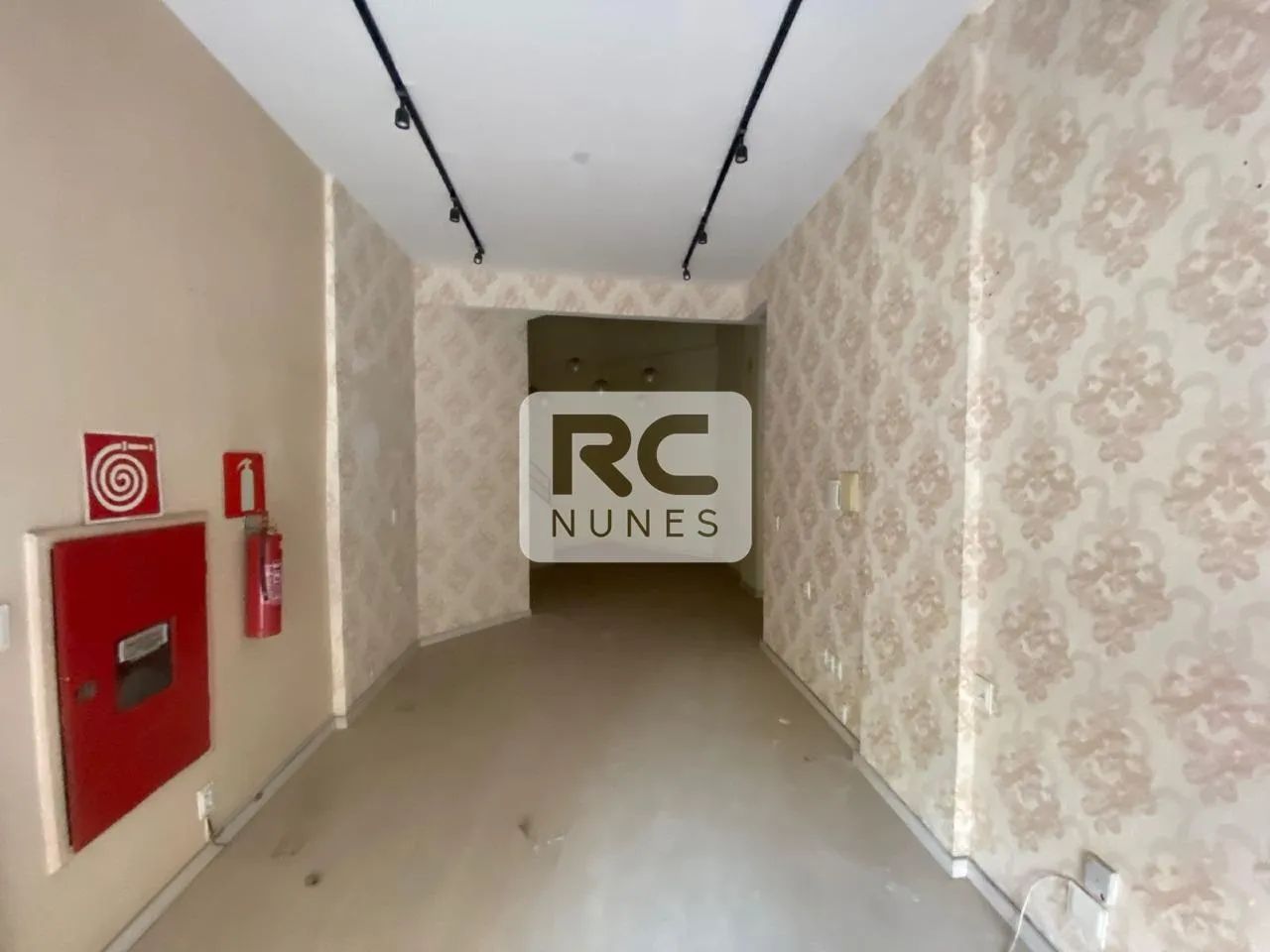 Loja de rua com área de 60 m² no centro comercial do bairro Floresta - Belo Horizonte/MG