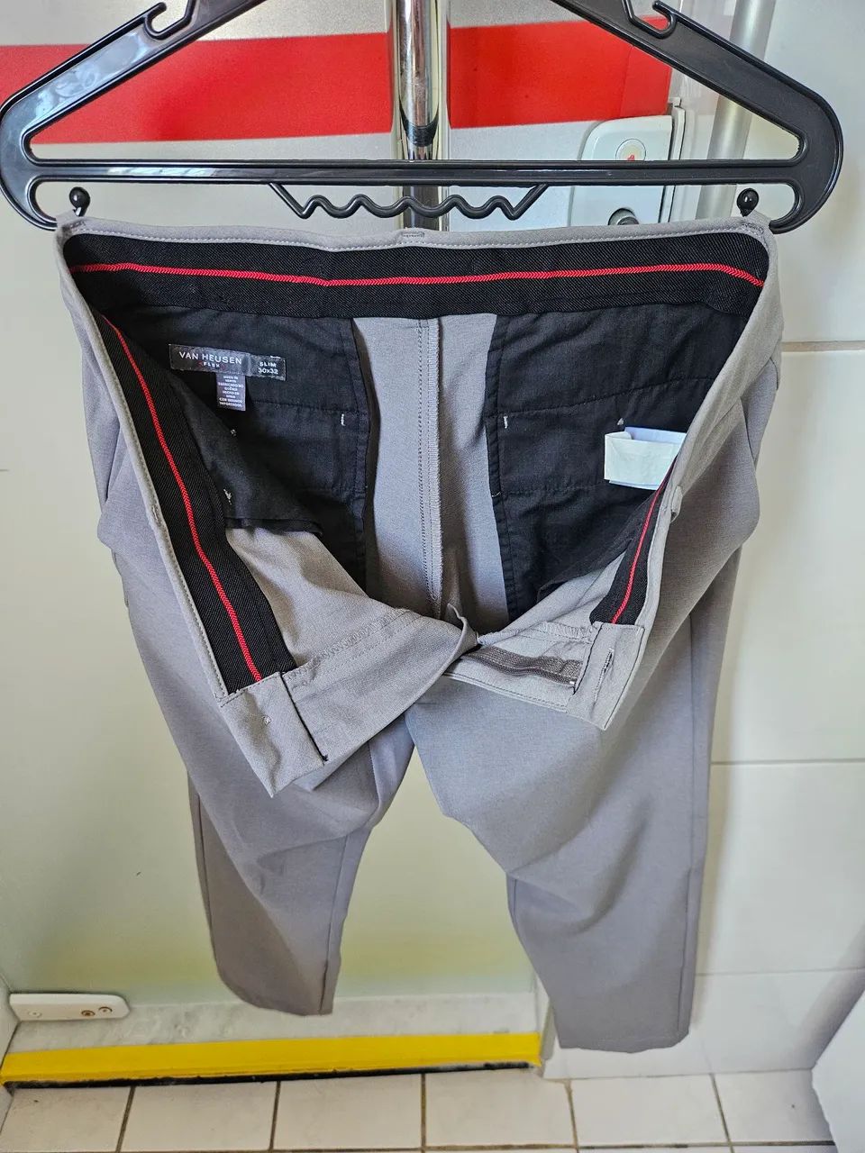 [VAN HEUSEN] Calça alfaiataria cinza slim - Foto 3