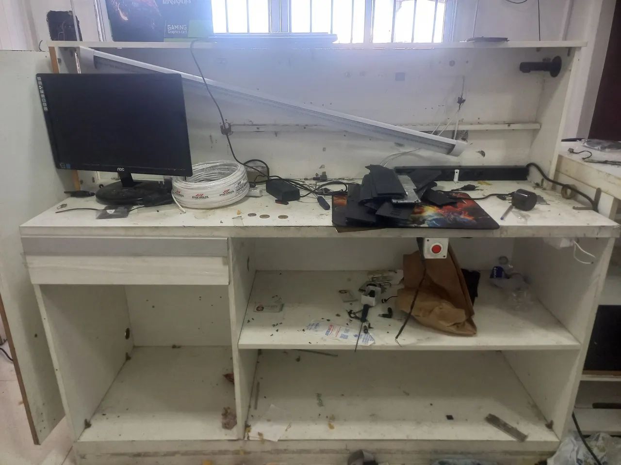 Balcão modelo bacada pra tecnico de informática ou celular  - Foto 2