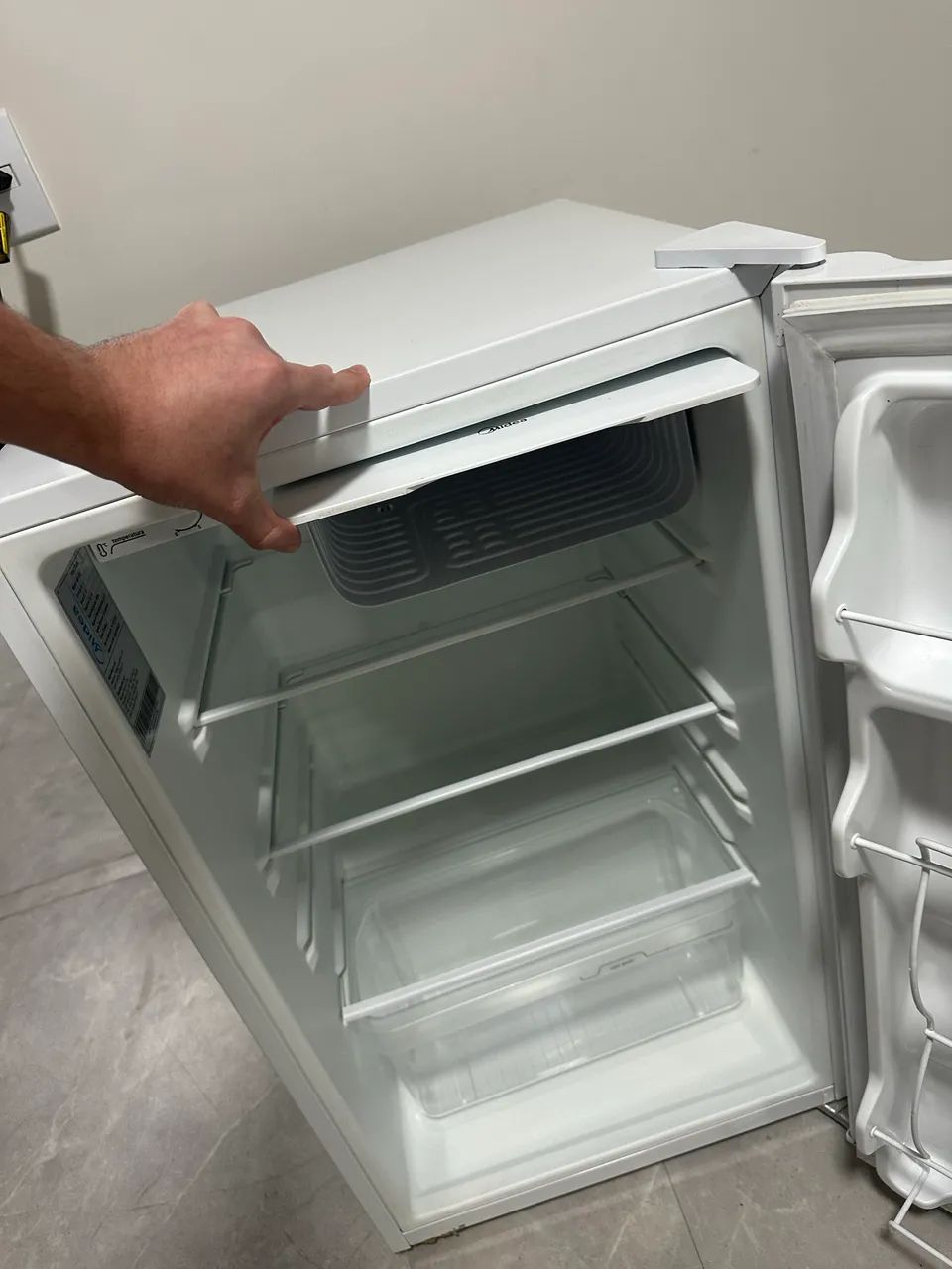Frigobar branco 124L 110v - Foto 4