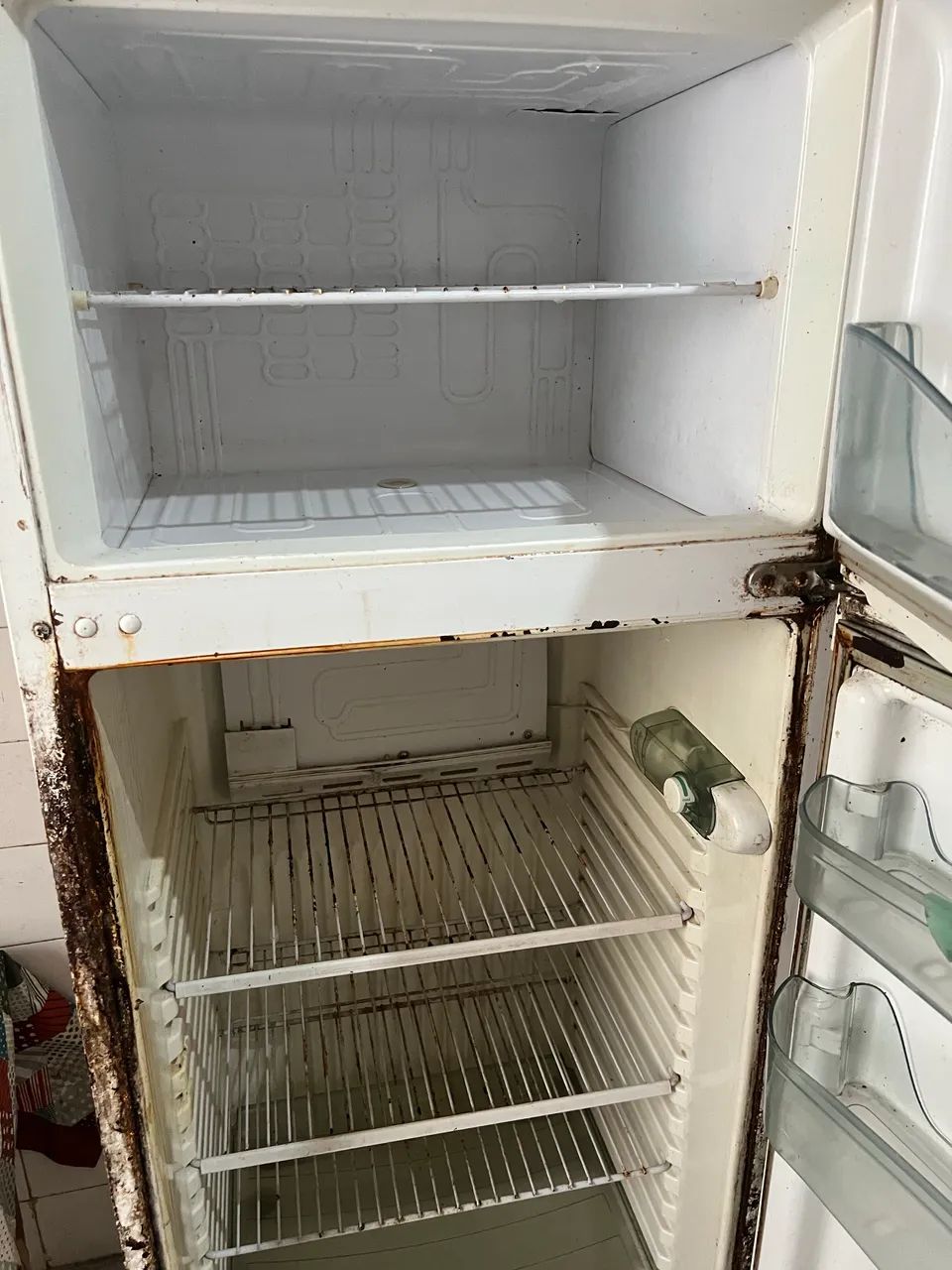 VENDO GELADEIRA CÔNSUL 