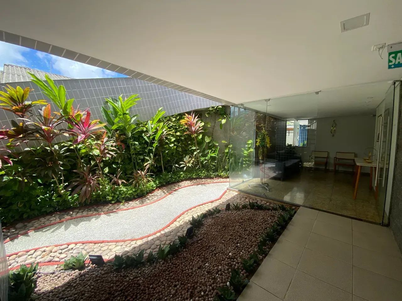 Apt 60m2 mobiliado de 2 quartos, 2 wcs , 1 vaga de garagem - Foto 5