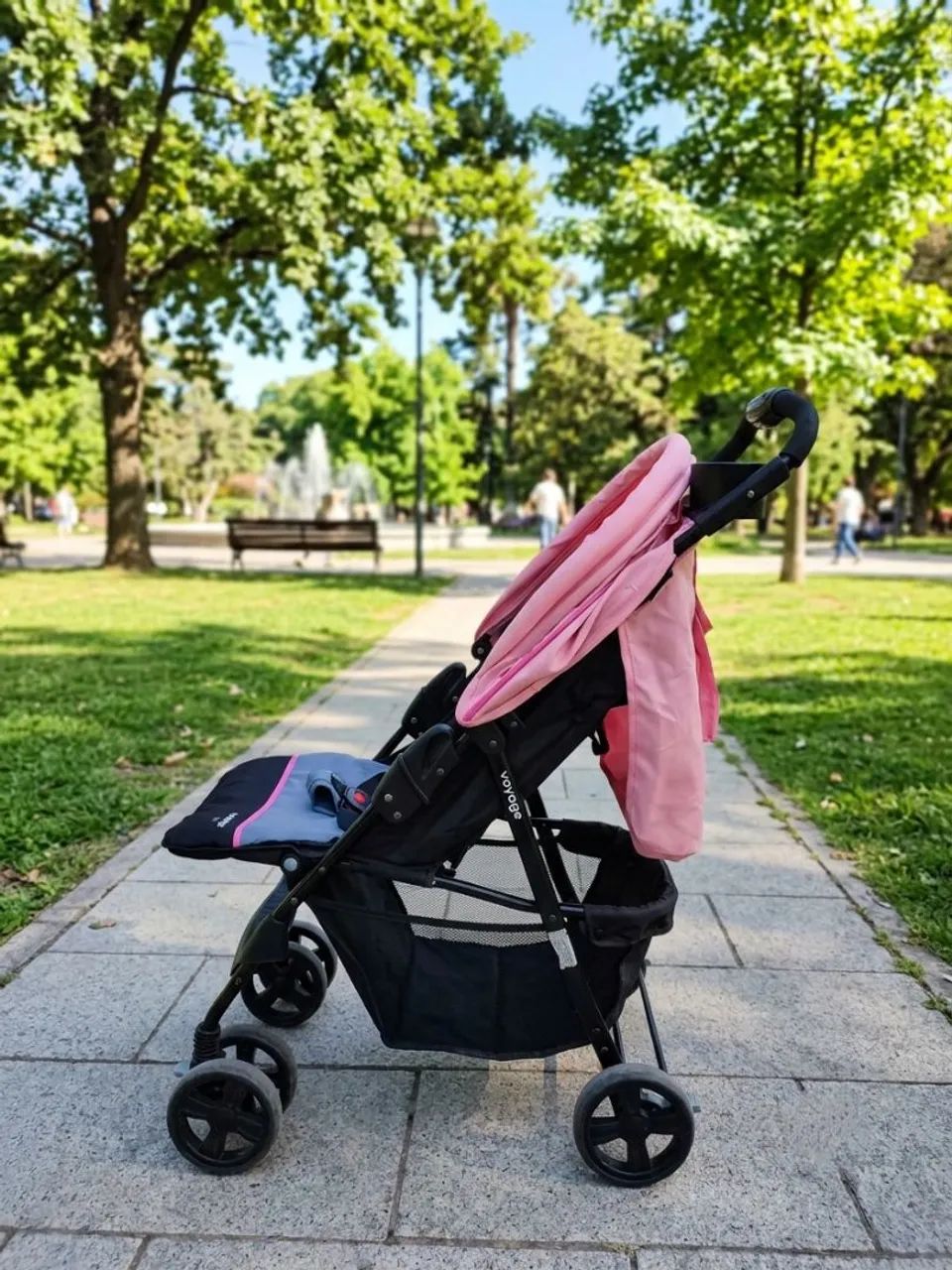 Carrinho de bebê rosa  - Foto 3