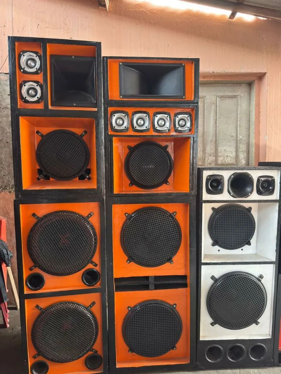 Caixas de som tipo colunas
