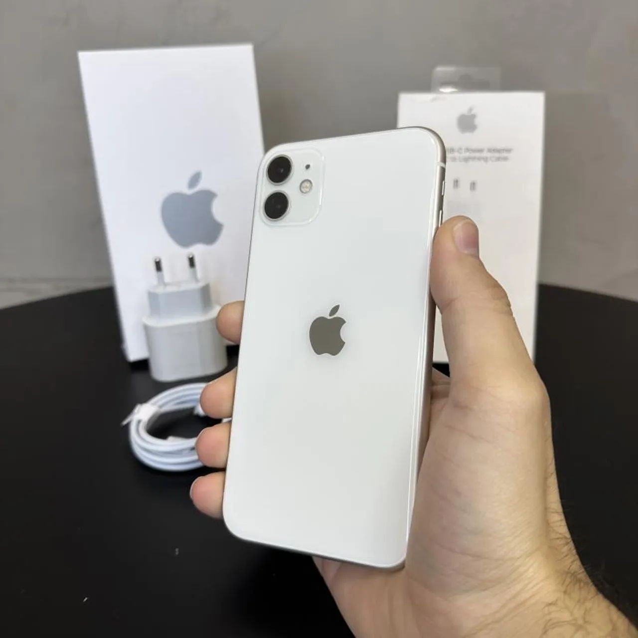 iPhone 11 64g - Branco + Caixa - Celulares e Smartphones - Cocal