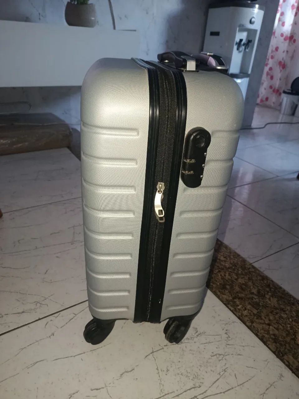 Vendo essa mala10 kg - Foto 2