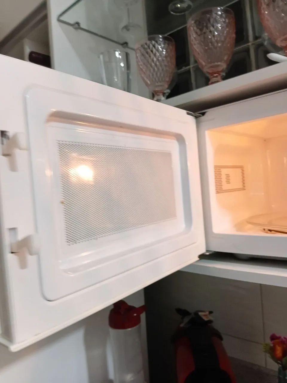 MICROONDAS BRANCO 21 LITROS COM FRENTE ESPELHADA  - Foto 4