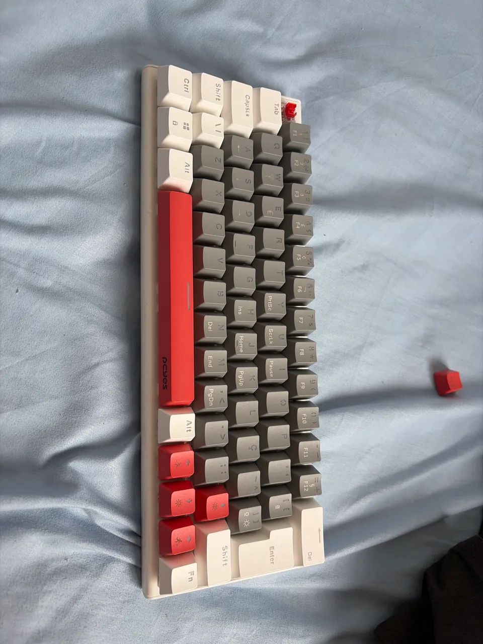 Teclado mecânico switch red e mouse gamer logitech com 7 botões programáveis  - Foto 2
