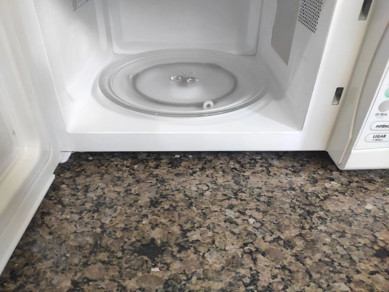 Microondas Eletro lux 23 litros, com garantia de 3 meses. - Foto 5