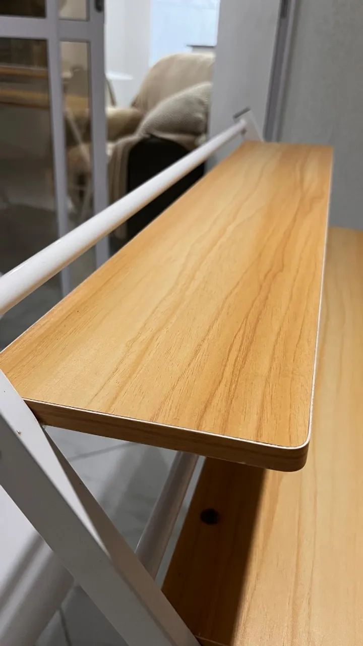 Mesa escrivaninha compacta e funcional - Foto 3