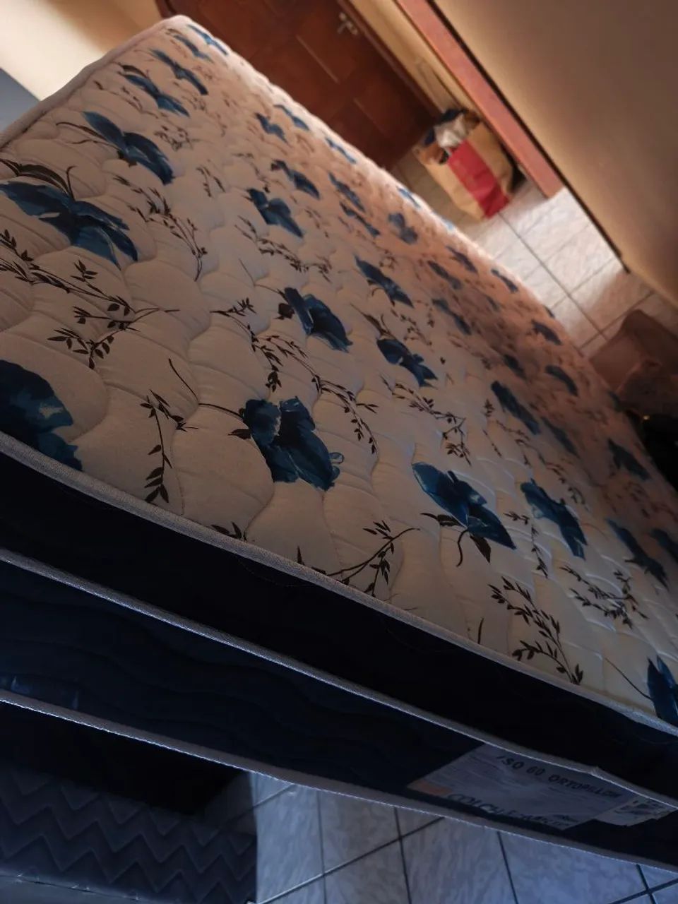 Vendo cama Queen - Leia a Descrição. - Foto 2