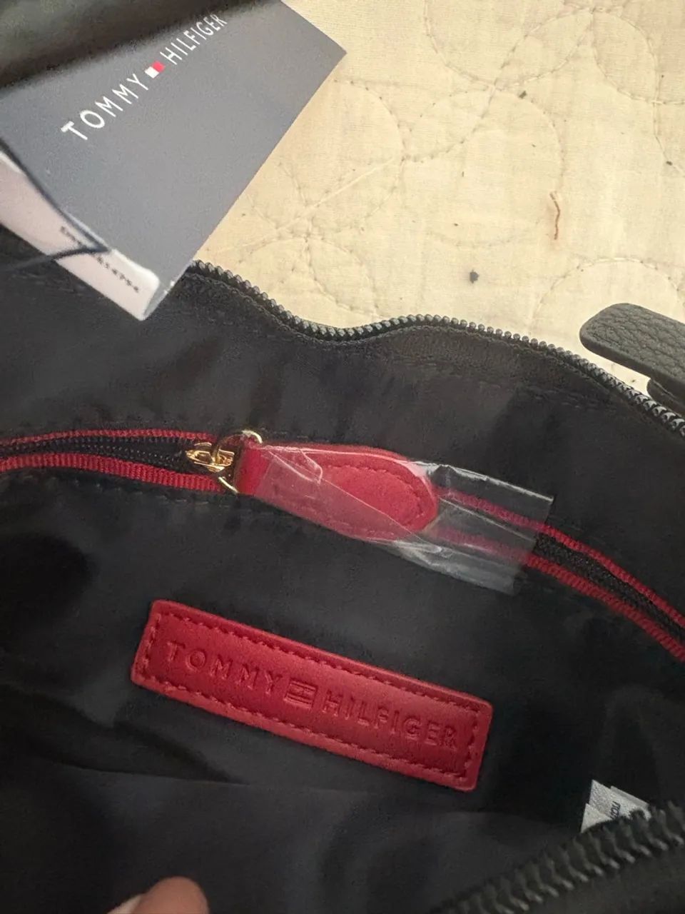 Bolsa Tommy Hilfiger importada - Foto 3