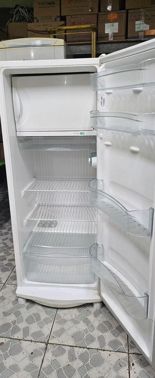 Vendo geladeira funcionando perfeitamente 