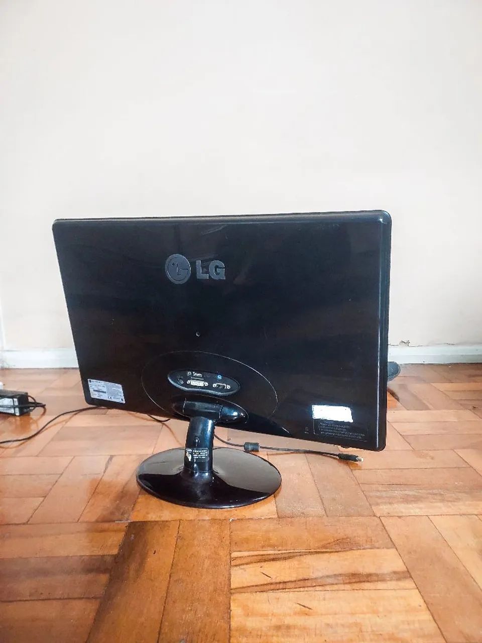 Monitor LG Flatron 23" Full HD - Ótimo estado  - Foto 3