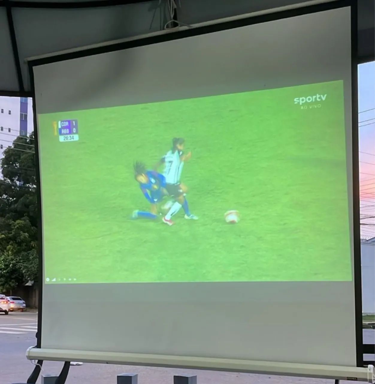 VENDO TELA DE PROJETOR 