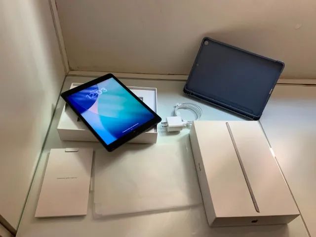 iPad 9 64GB + Caixa + Cabo Novo + Capa e Película - Impecável