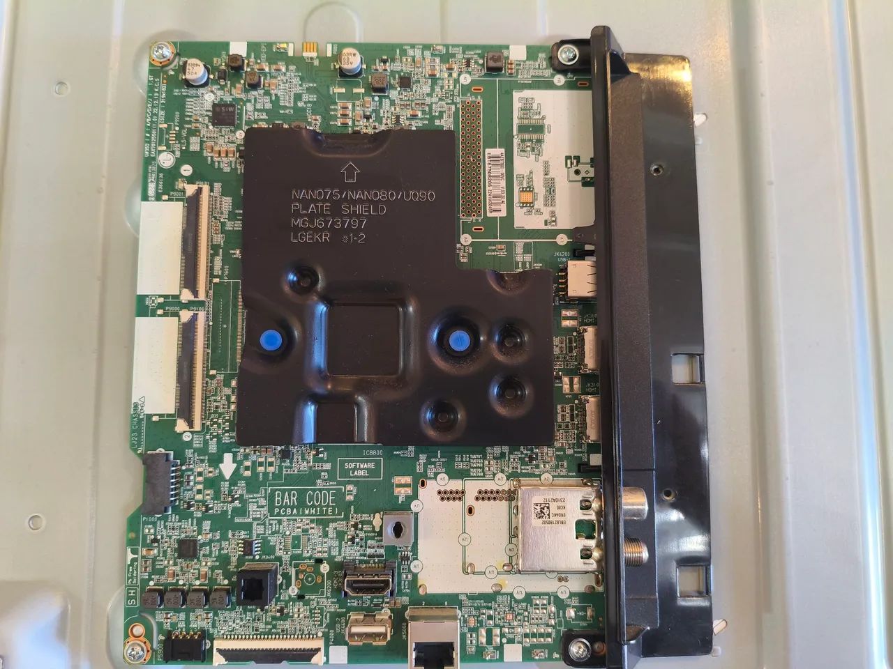 TV LG 55UR8750PSA Para retirar as peças  - Foto 4