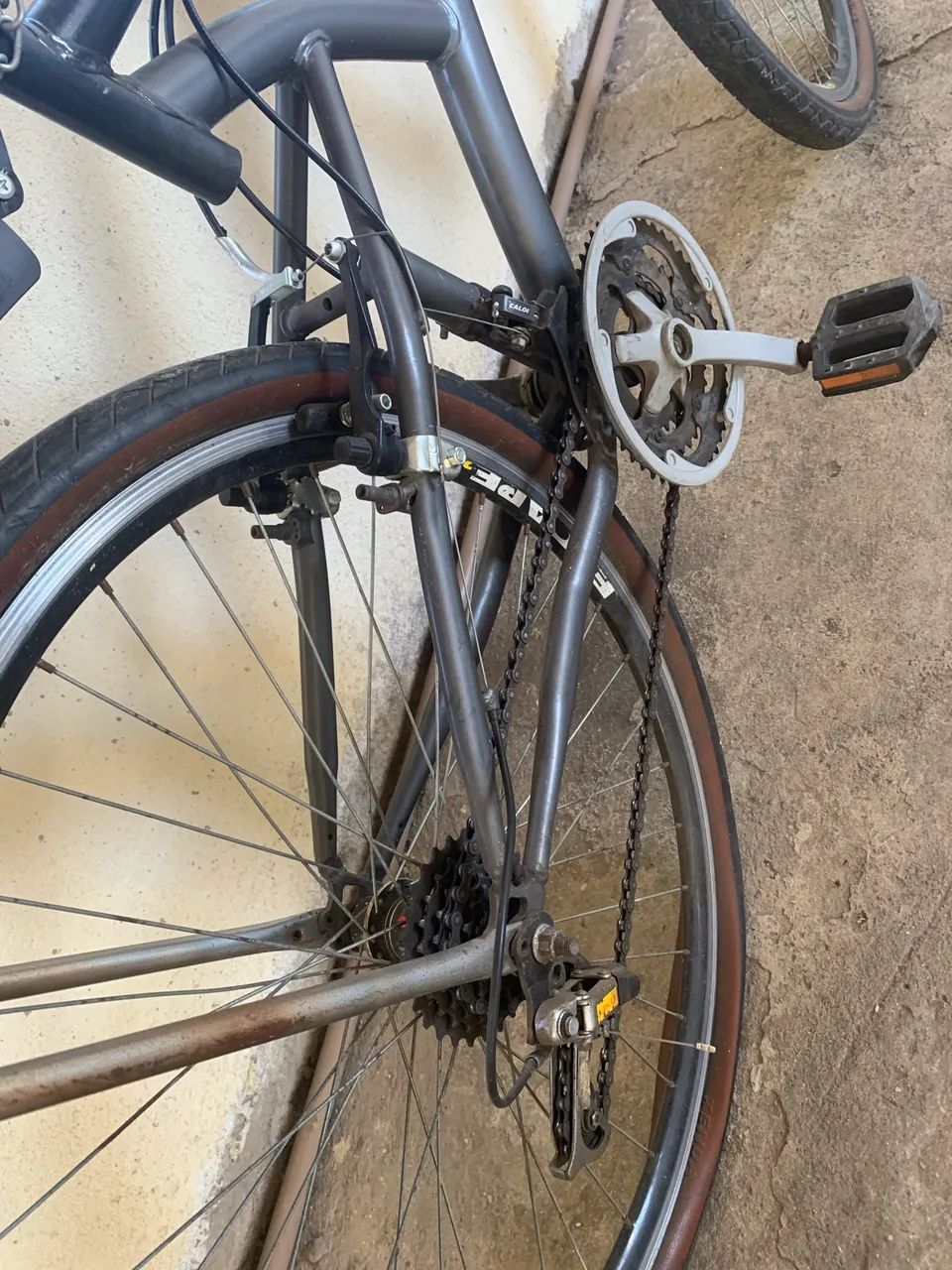 Bicicleta Aro 26 com Marchas, Bagageiro e Paralamas - Foto 3