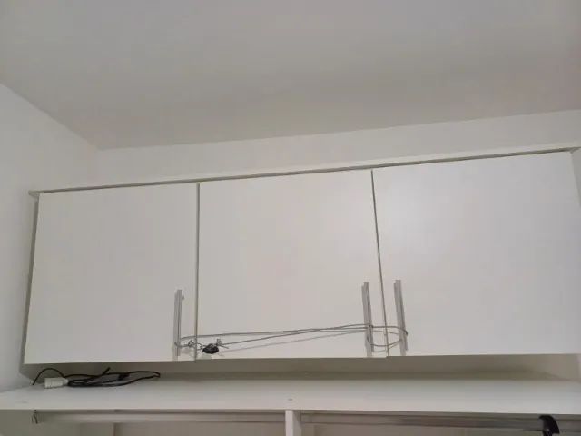 Armário de parede com 3 portas