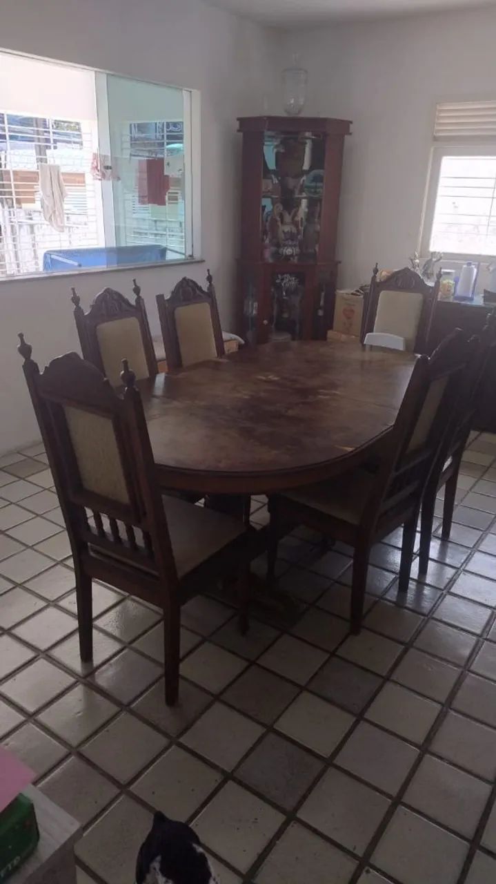 Conjunto de mesa em madeira com 6 cadeiras - Foto 2
