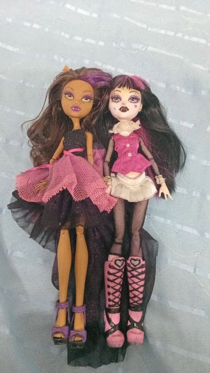 Bonecas monster high draculaura e clawdeen