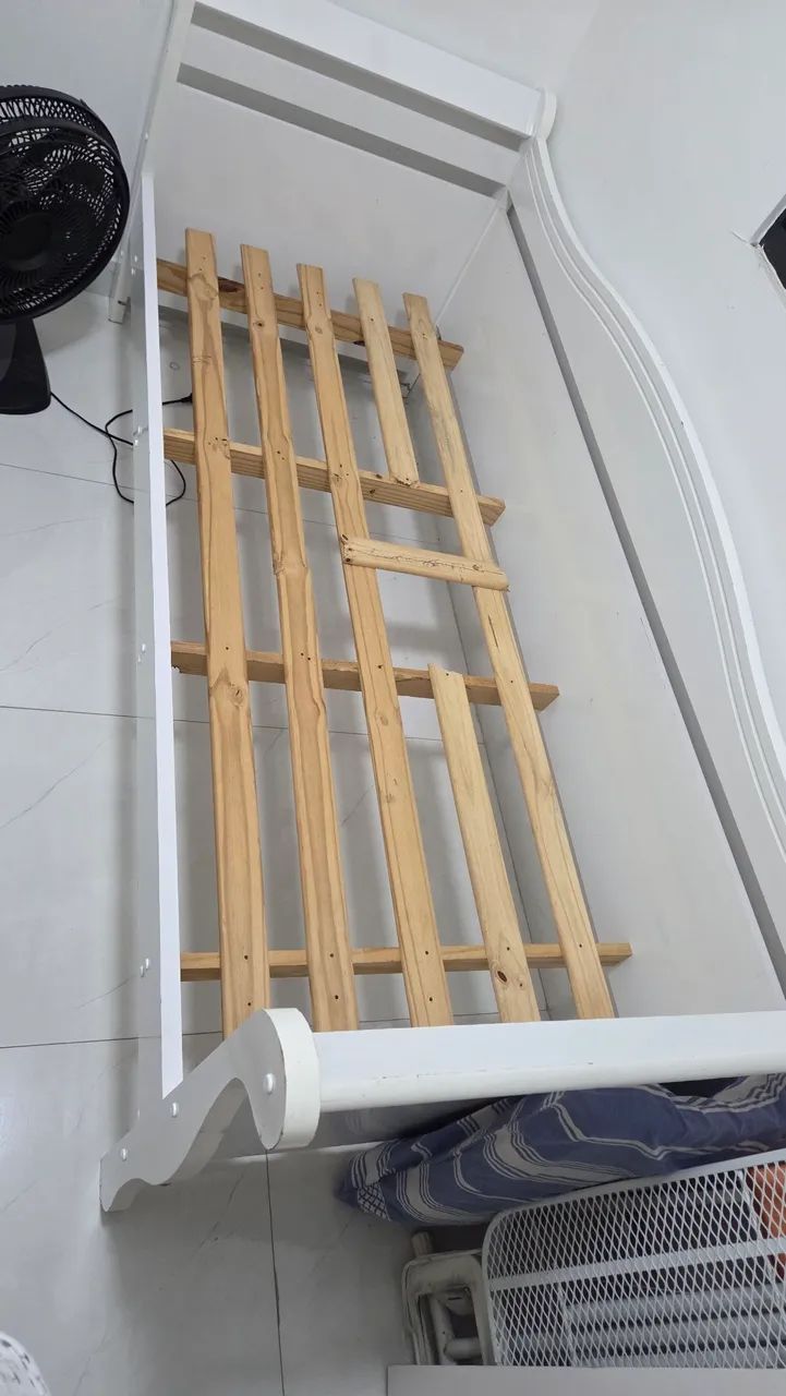 Cama infantil branca de madeira - Foto 3