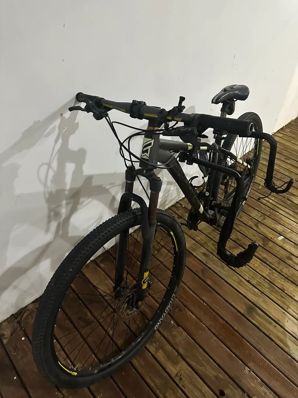 Bicicleta Groove Hype Aro 29 + Suporte de Prancha e Capacete - Foto 3