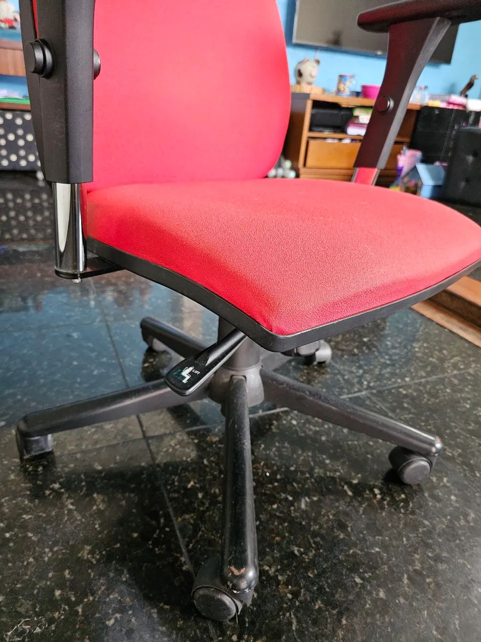 Cadeira executiva / escritório Ergonômica / Múltiplas regulagens - Foto 3