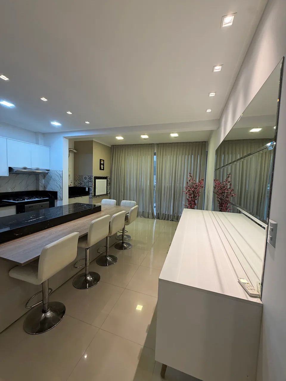 Alugo Apartamento 3 Quartos , Mobiliado e Decorado