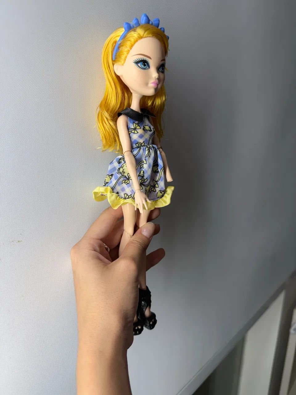 Blondie Lockes da coleção Picnic Encantado (Enchanted Picnic) da linha Ever After High - Foto 2