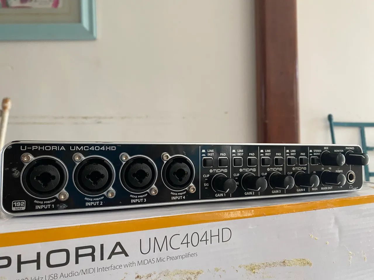 Interface de áudio Behringer UMC404HD - Foto 3