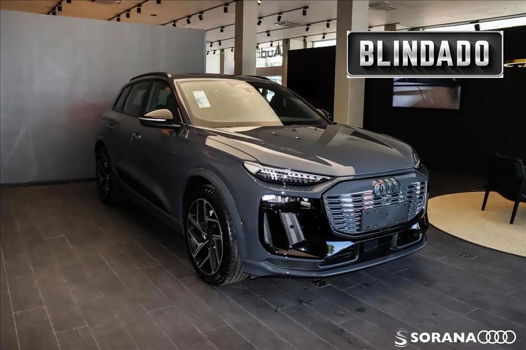 Audi E-Tron Performa. Black Aut. (elétrico) 2025