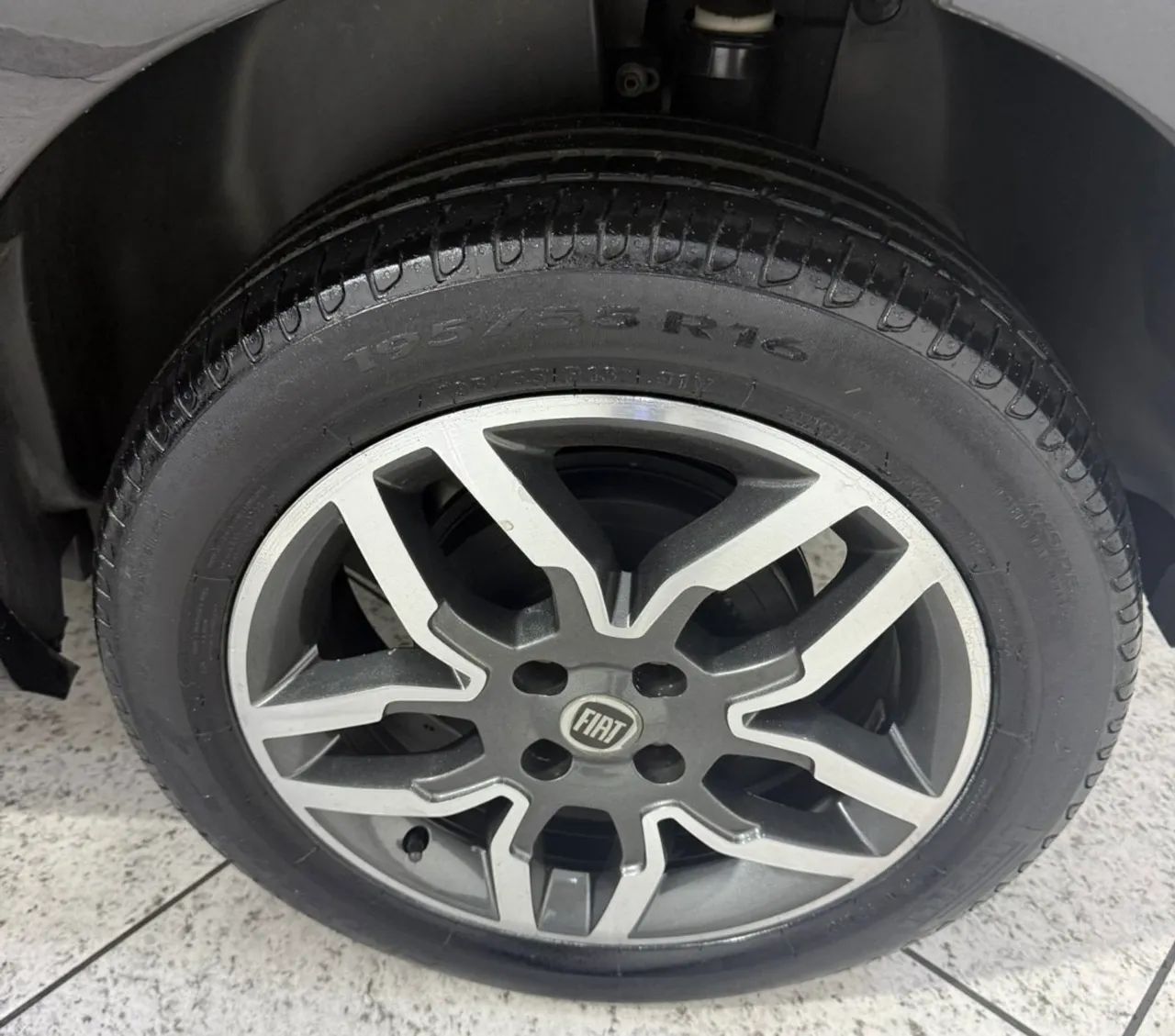 Fiat Idea Sporting 1.8 Flex 16V 5P 2011 - Foto 5