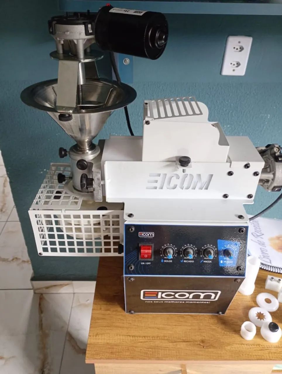 Vende-se maquina de fazer salgados  - Foto 3