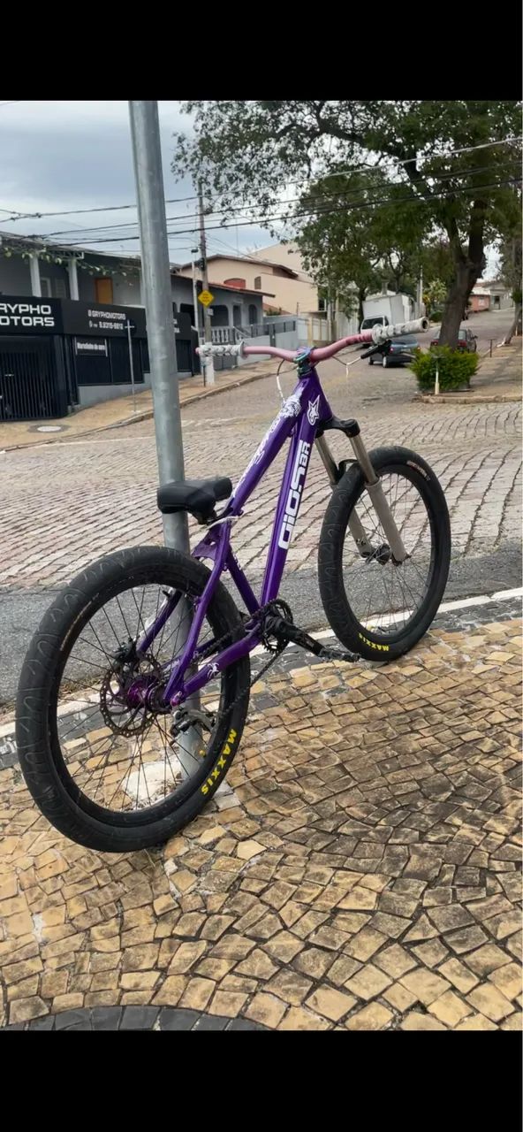 Gios frx roxa e branca