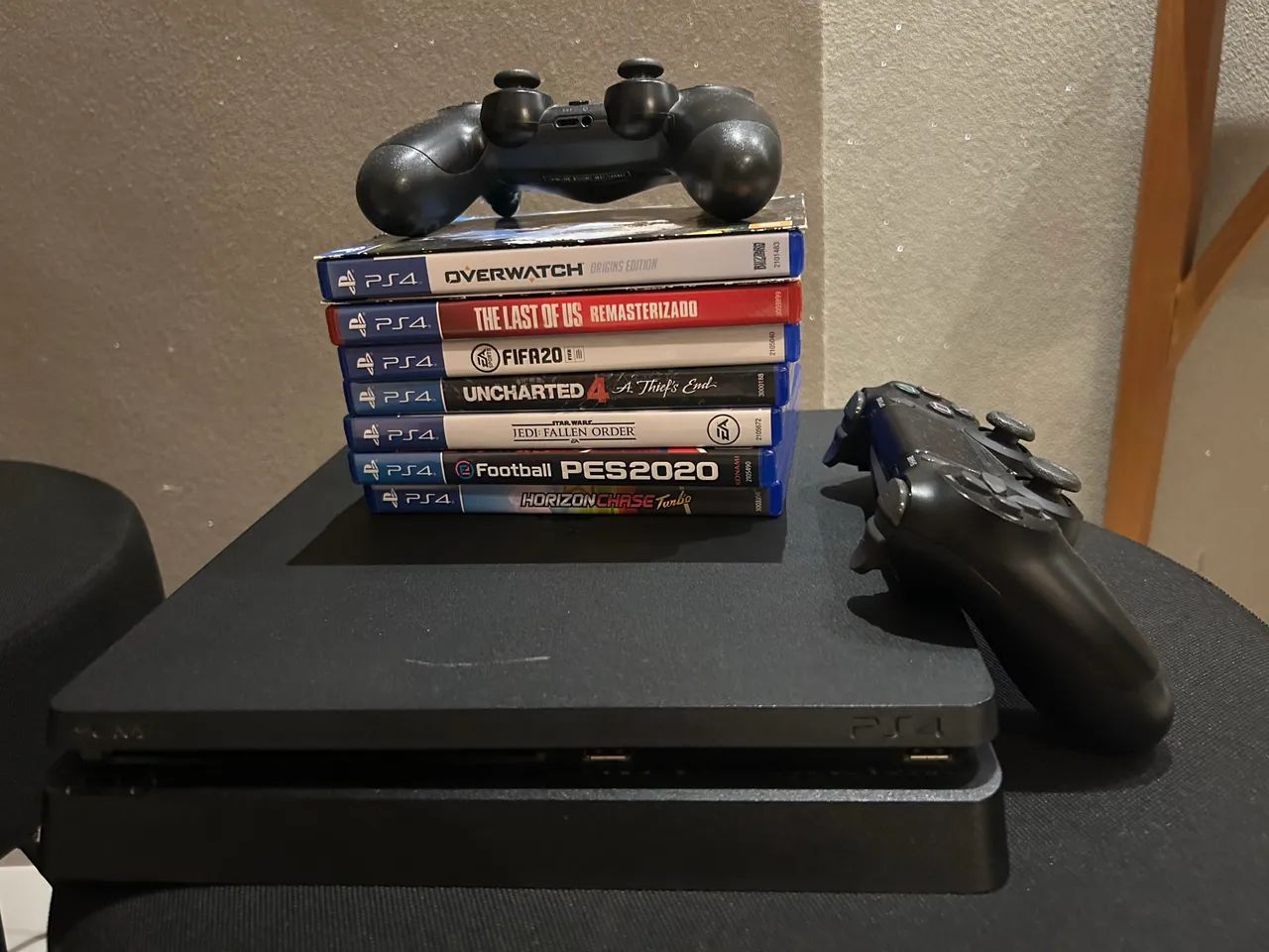 Playstation 4 slim